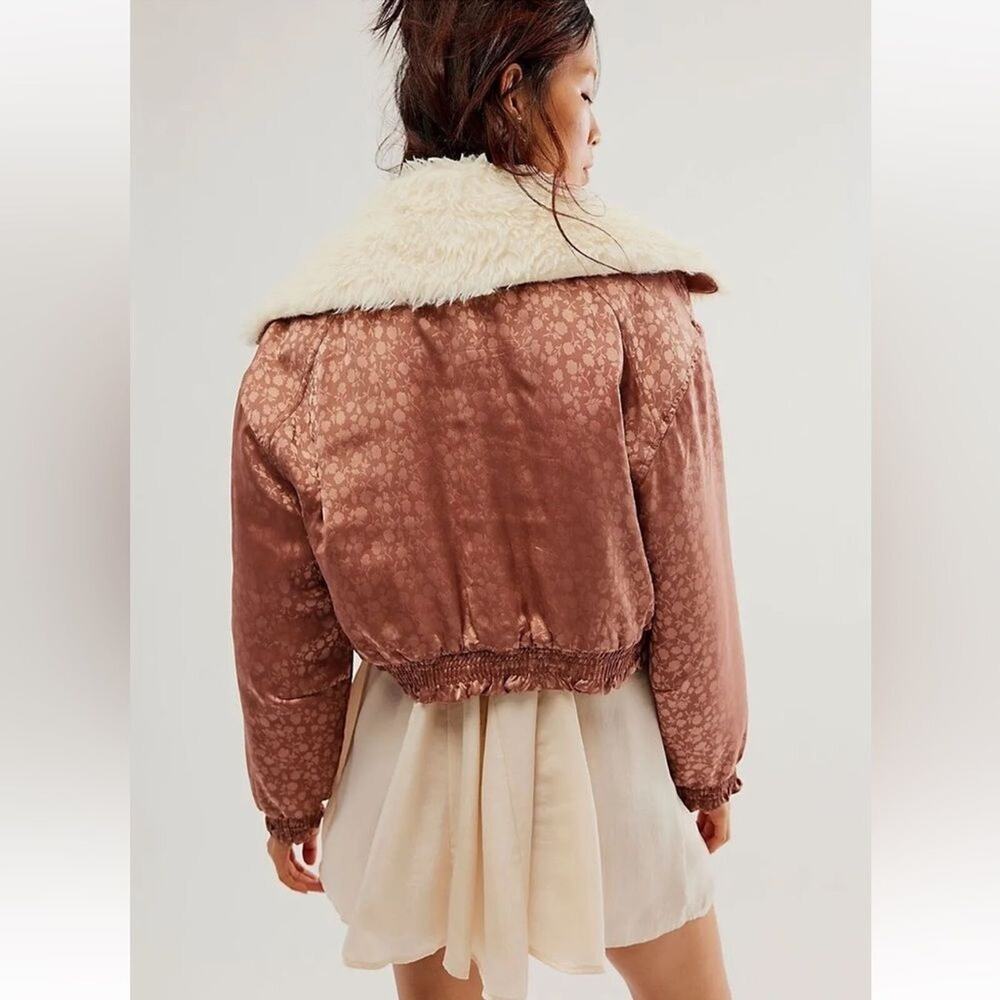 NWOT-Free People Crafted Floral Bomber Jacket Peach zip up with fur collar Sz:SM - Picture 3 of 5
